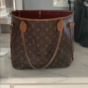 LV purse. Neverfull mm with matching cluth/wallet
